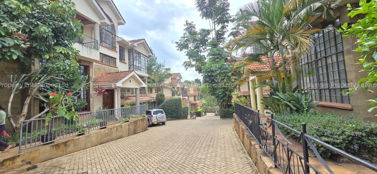 5 Bed Townhouse with En Suite in Lavington - 2