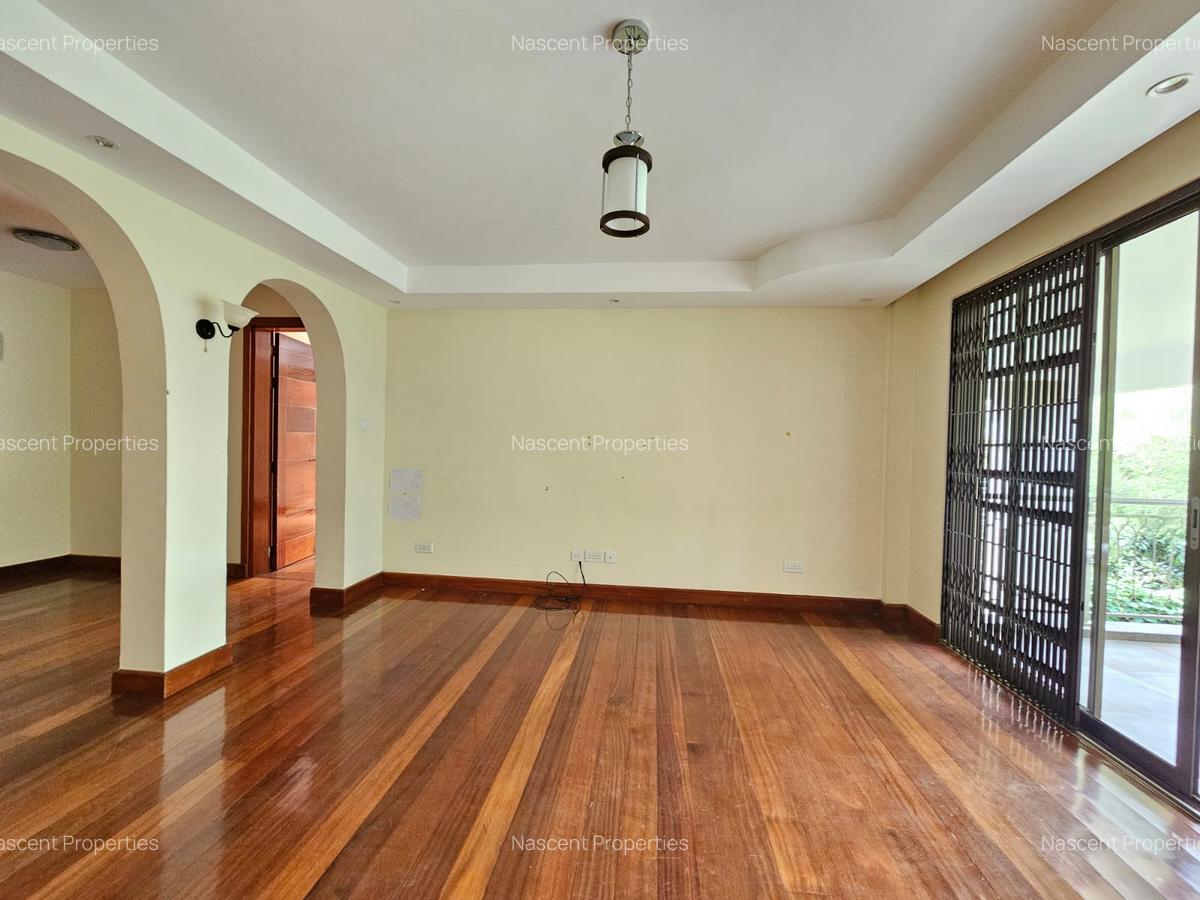 5 Bed Townhouse with En Suite in Lavington - 13