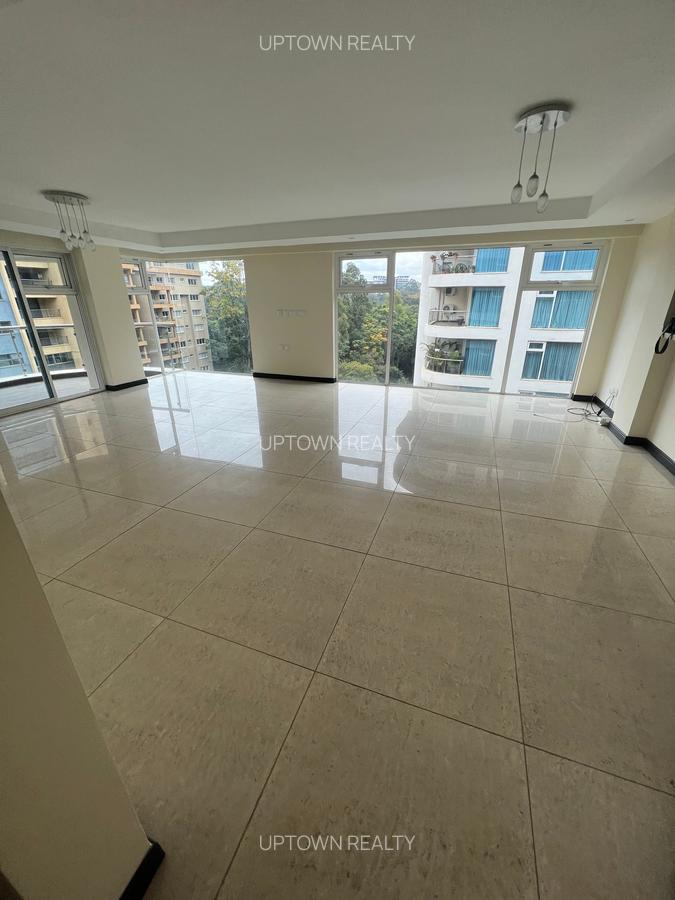 4 Bed Apartment with En Suite at Riverside - 5
