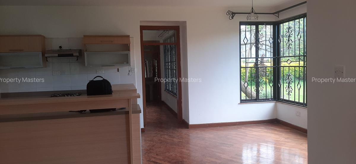 4 Bed Villa with En Suite at Ridgeways - 9