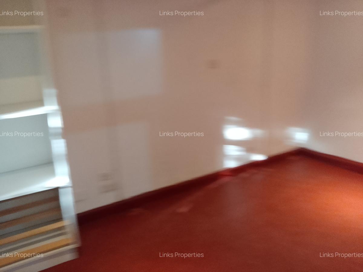 1 Bed House with En Suite at Karen - 5