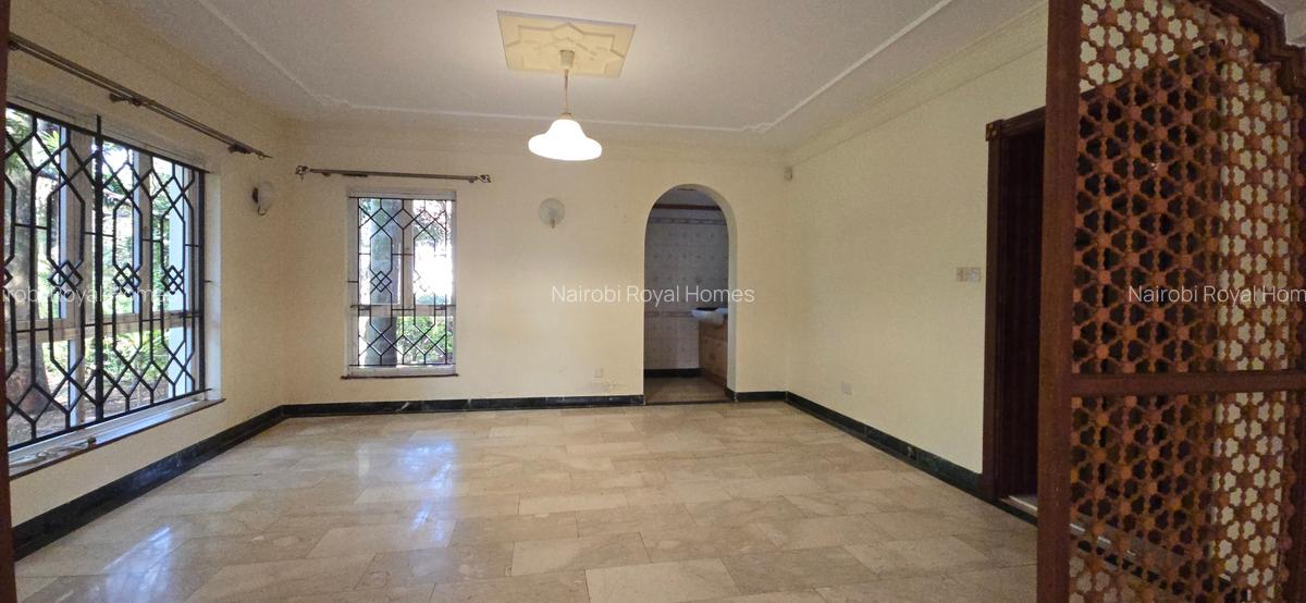 5 Bed House with En Suite at Hillview Clozse - 18