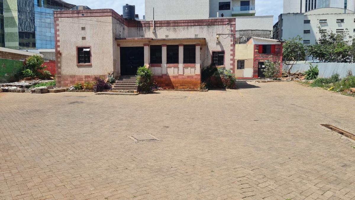 0.4 ac Commercial Property with Service Charge Included at Muthithi Road