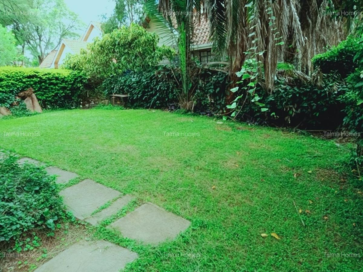 4 Bed Townhouse with En Suite at Off Convent Drive - 2