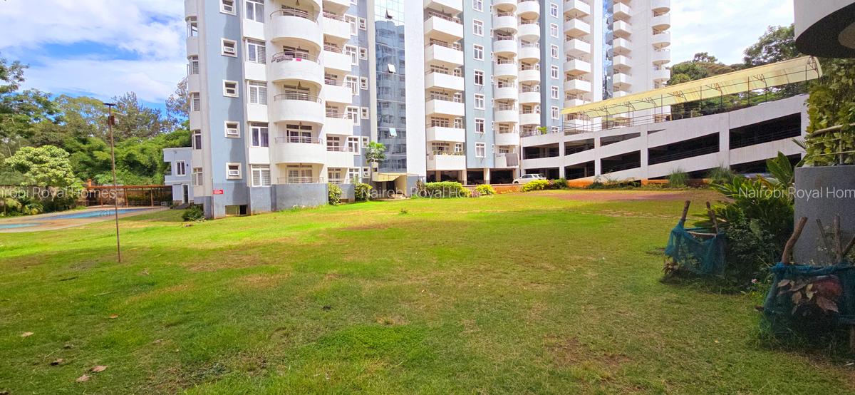 3 Bed Apartment with En Suite at Lavington Hatheru - 4