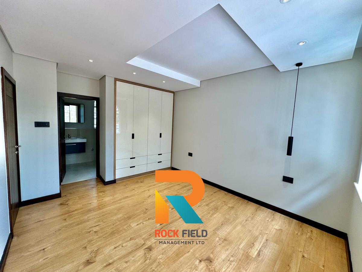 4 Bed Townhouse with En Suite in Runda - 18