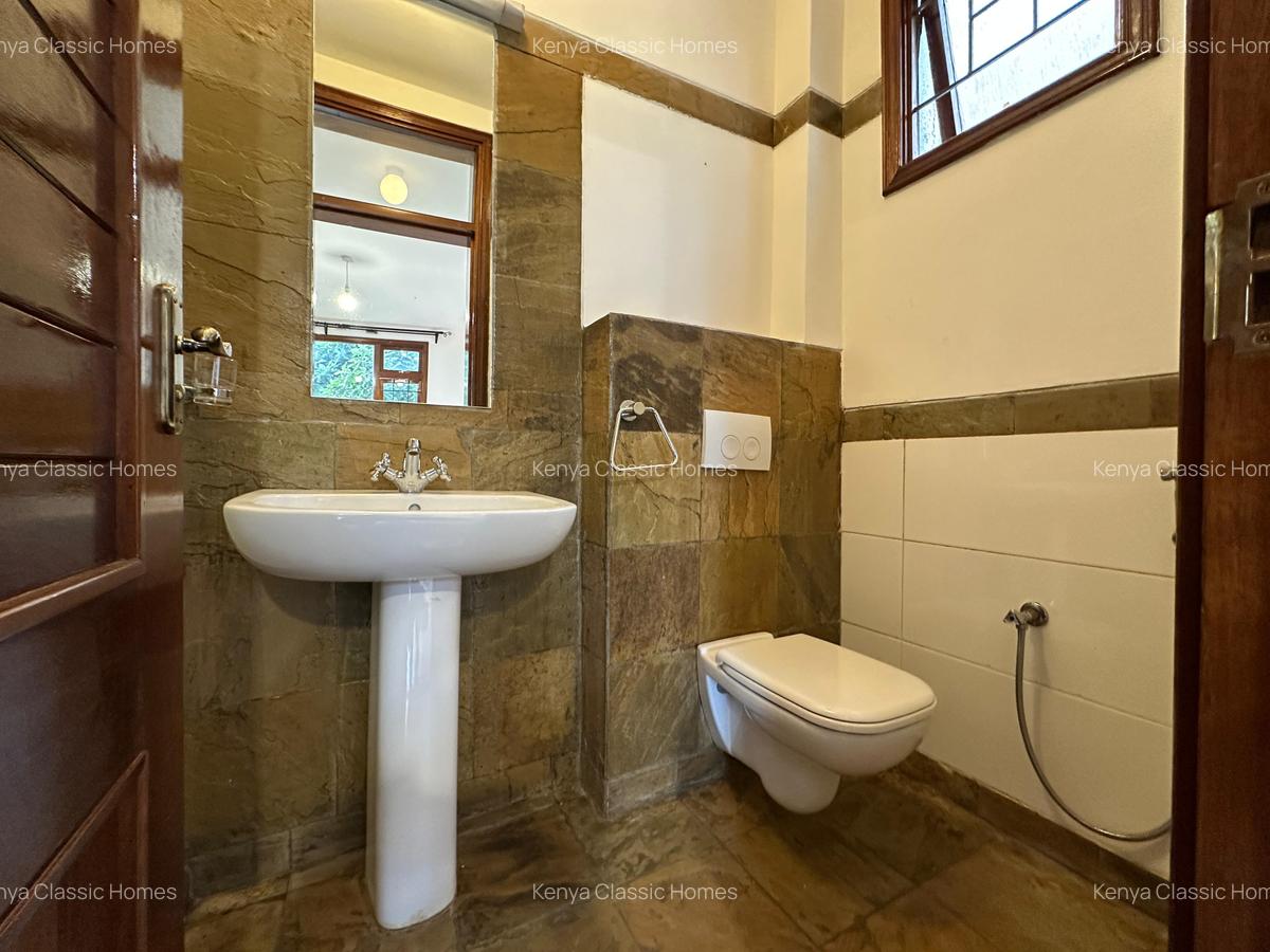 3 Bed Apartment with En Suite at Riverside - 16