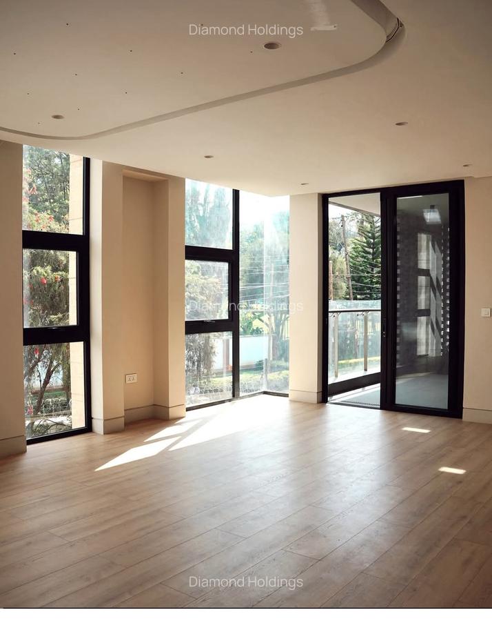 5 Bed Villa with En Suite at Westlands - 19