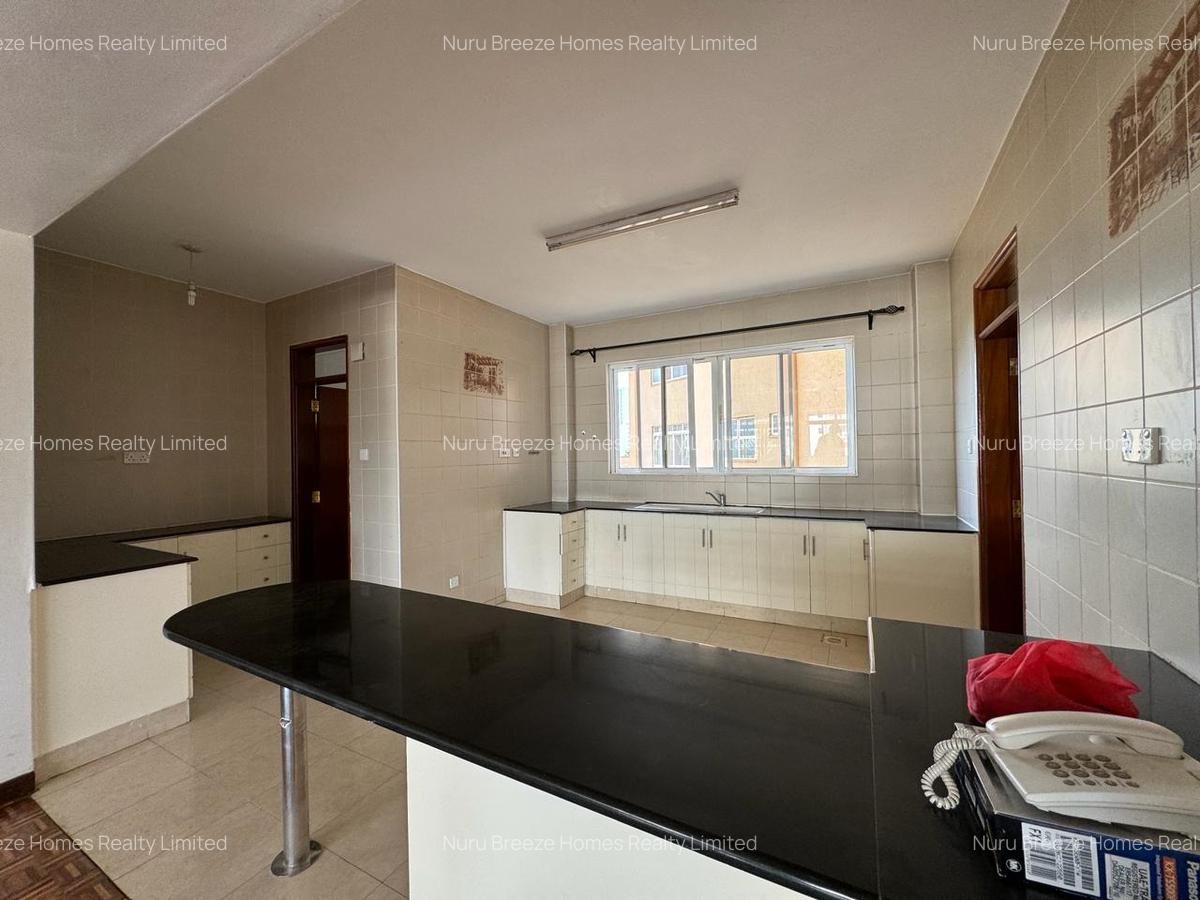 3 Bed Apartment with En Suite in Brookside - 19