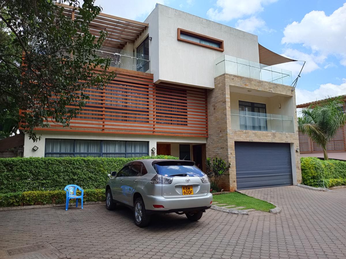 4 Bed Villa with En Suite in Lavington - 15