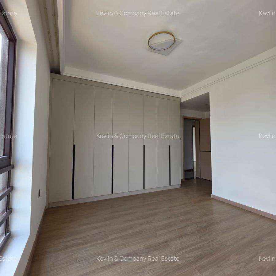 3 Bed Apartment with En Suite in Riverside - 13