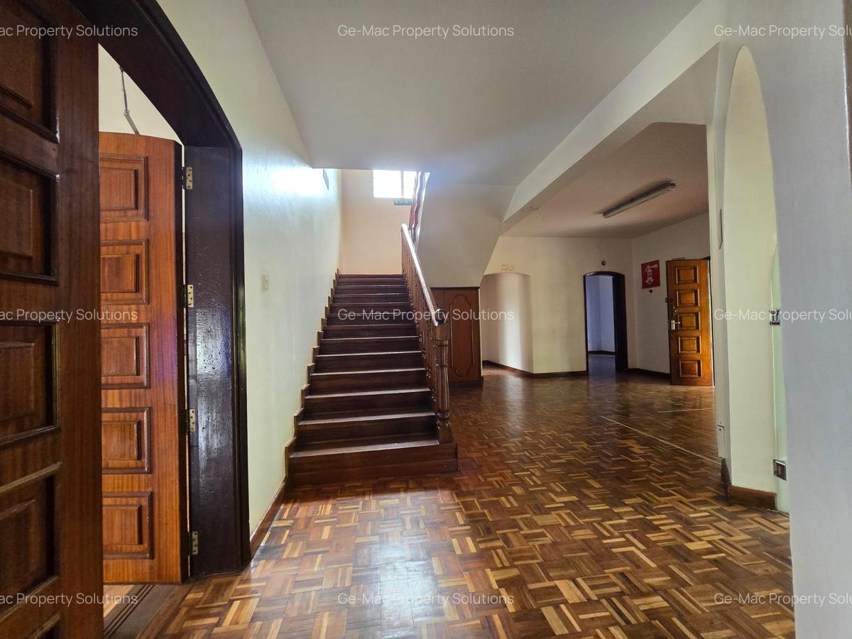 4 Bed House with En Suite in Gigiri - 18