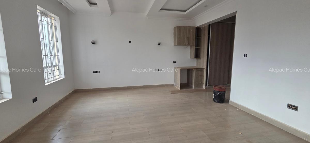 4 Bed House with En Suite at Eastern Bypass - 8