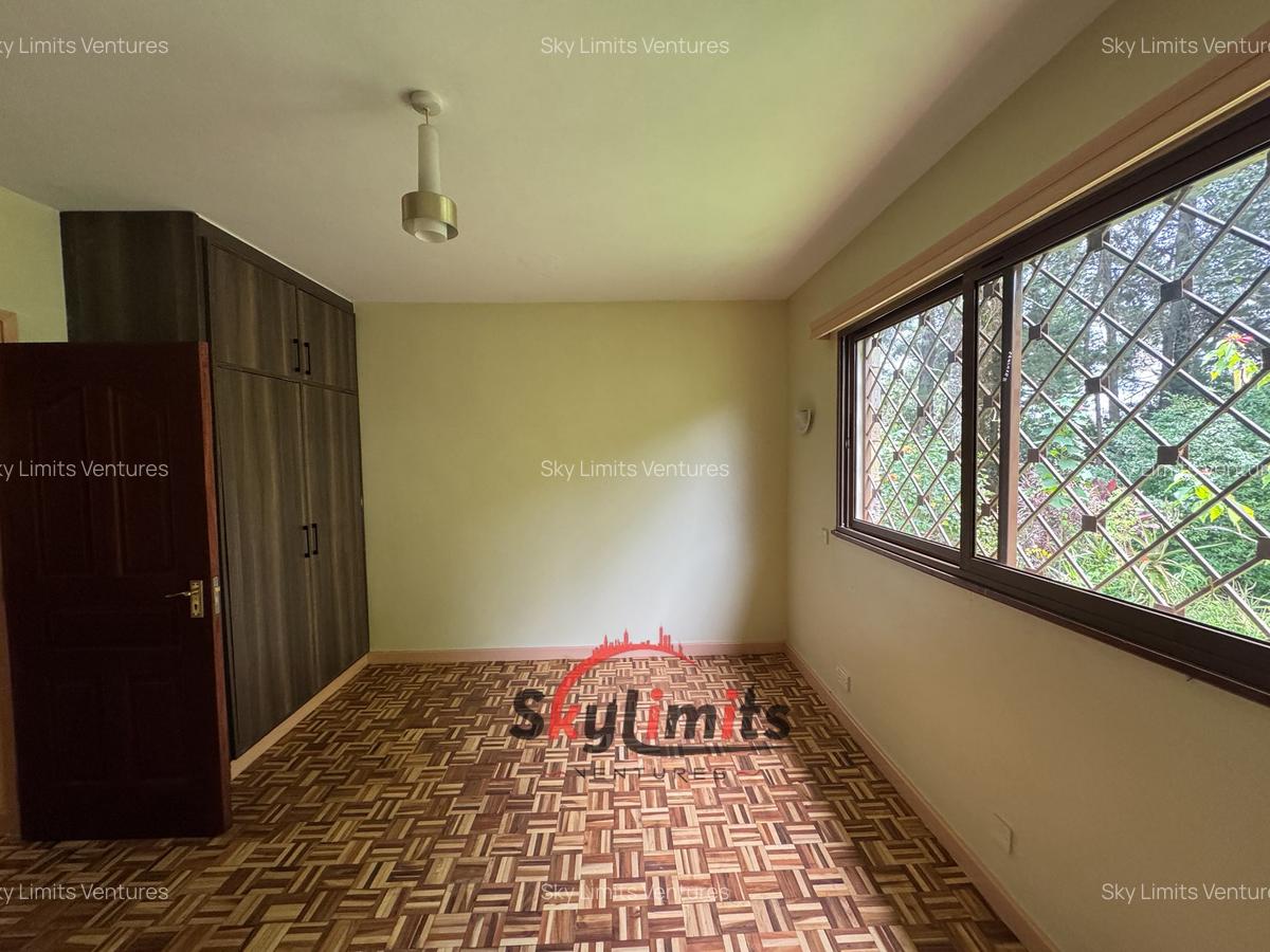 3 Bed House with Garden at Lavington - 11