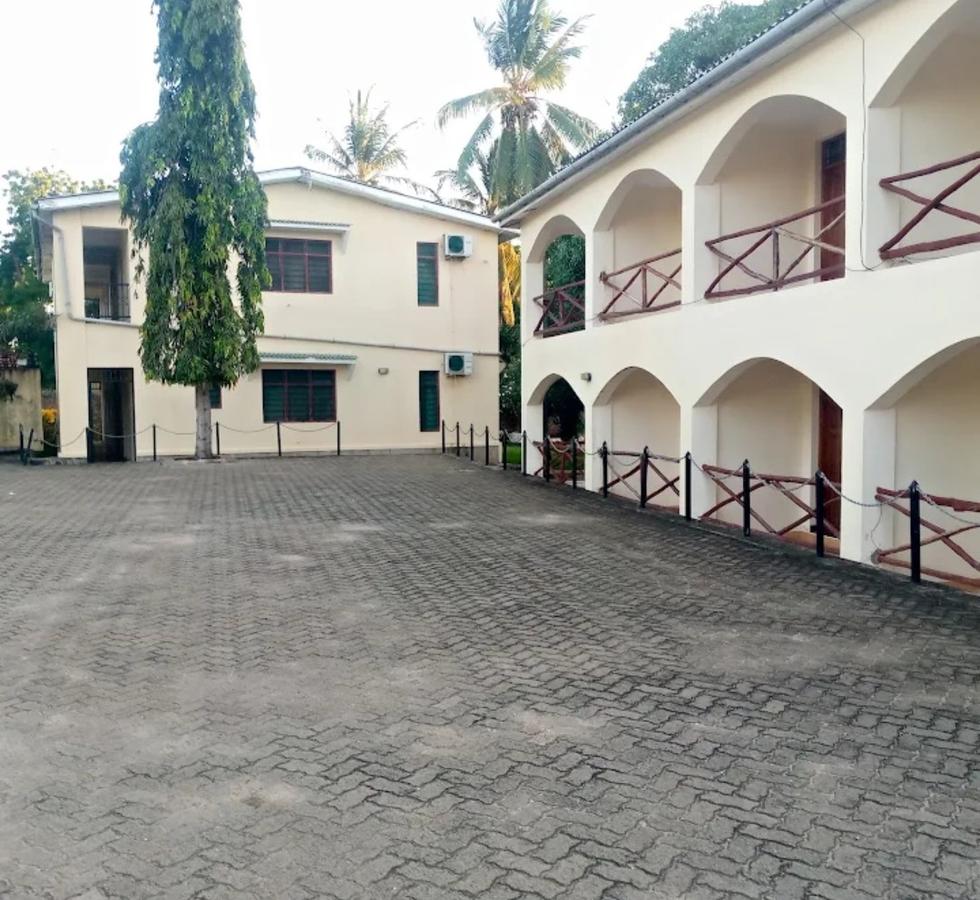 Furnished Commercial Property with Service Charge Included in Kikambala - 19