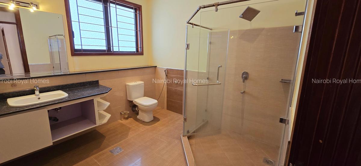 4 Bed Townhouse with En Suite at Convent Drive - 15