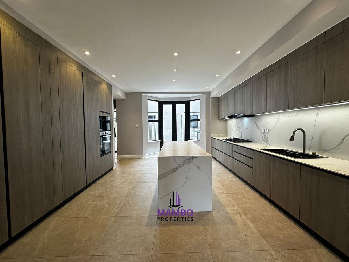 3 Bed Townhouse with En Suite at Runda - 1