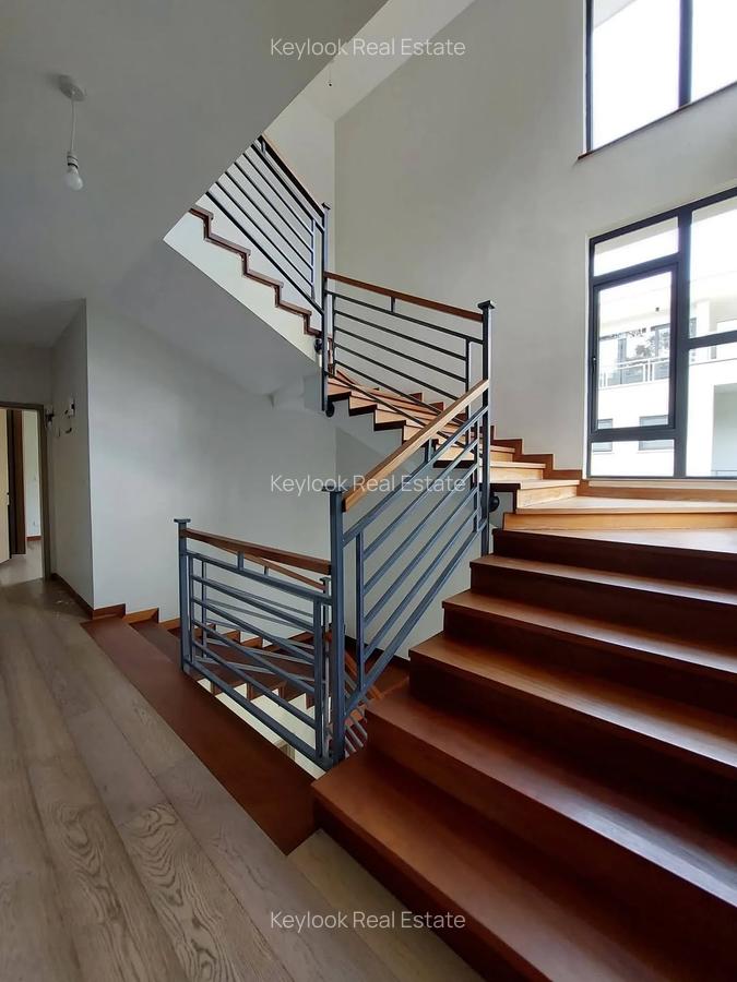 5 Bed Townhouse with En Suite at Off James Gichuru Road - 11