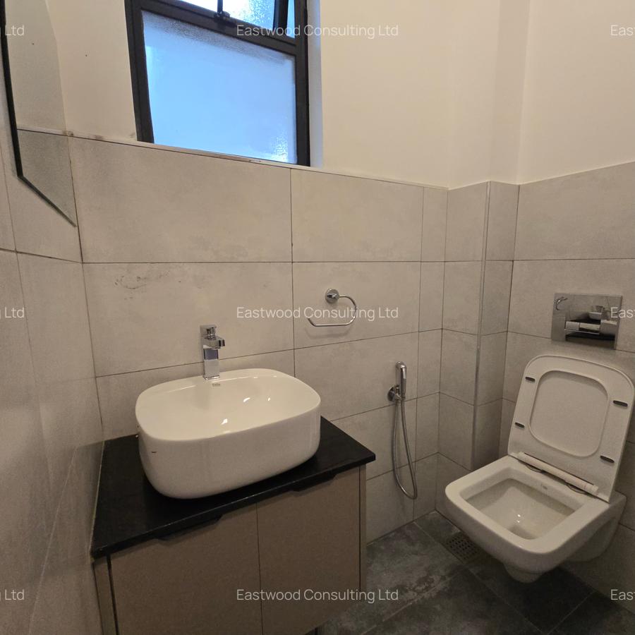 3 Bed Apartment with En Suite at The Crescent - 14