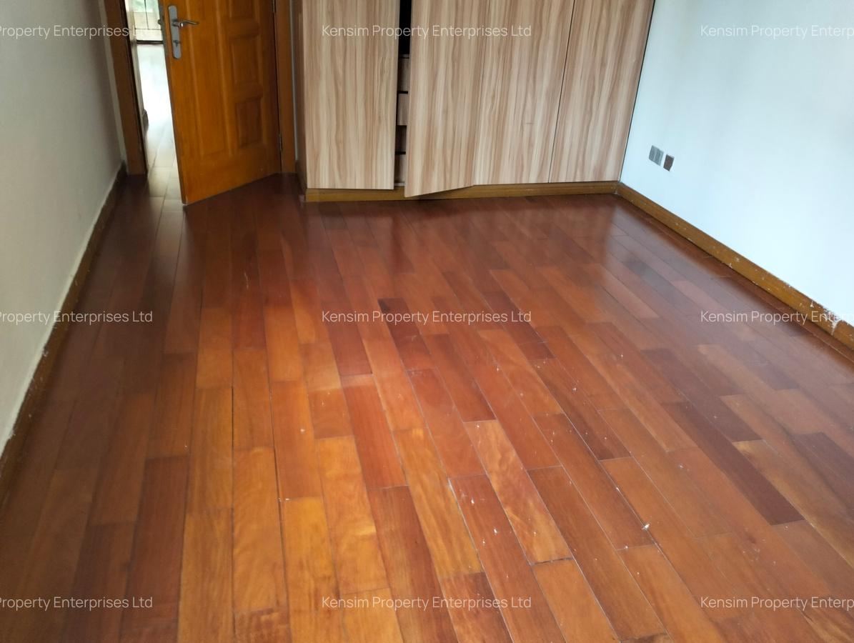 5 Bed Townhouse with En Suite in Lavington - 12