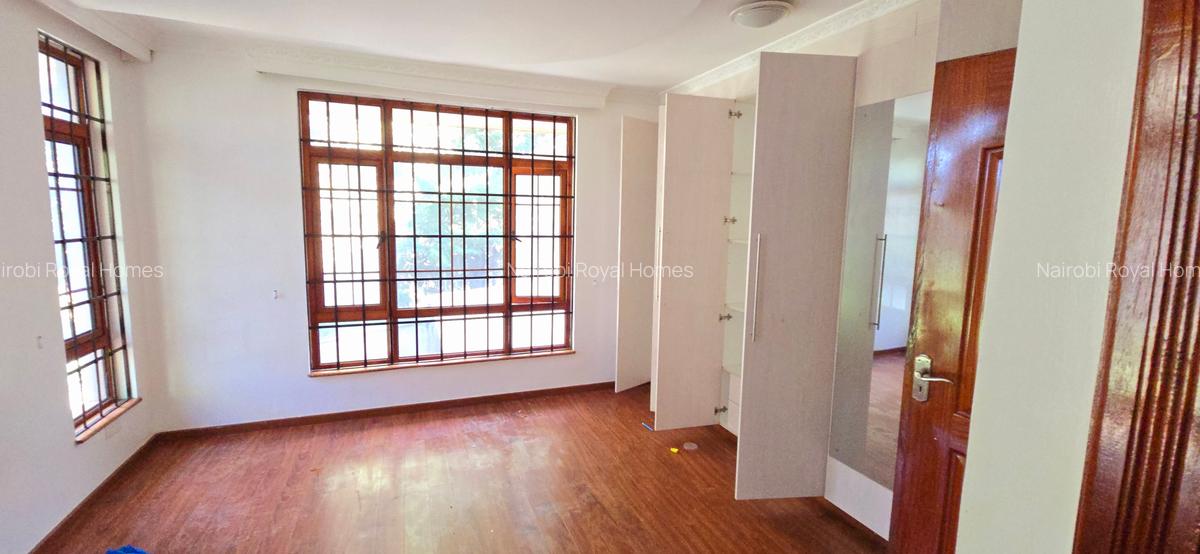 4 Bed House with En Suite at Off Mimosa Road - 18