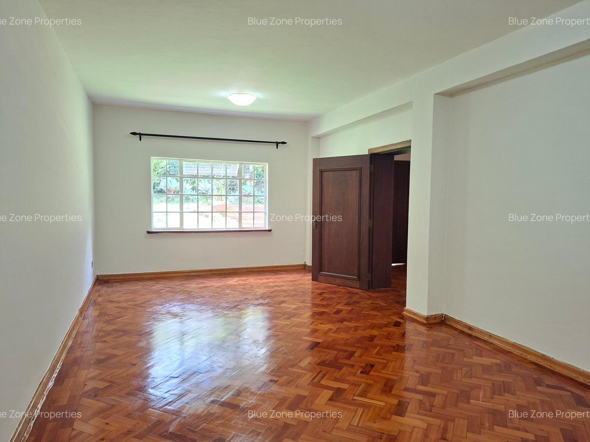 5 Bed House with En Suite at Off Ridgeways Rd - 11