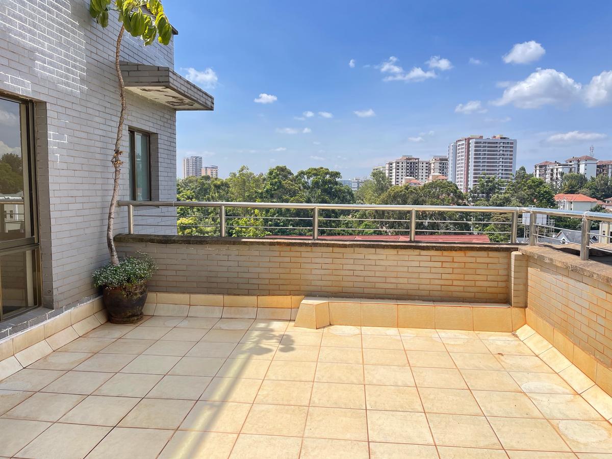 2 Bed Apartment with En Suite in Lavington - 1