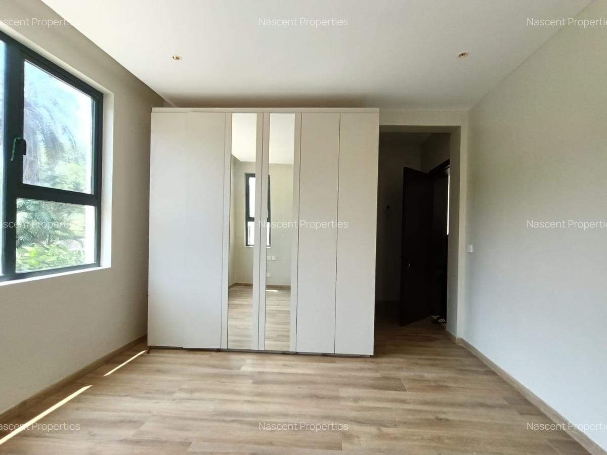 5 Bed Villa with En Suite in Lavington - 19