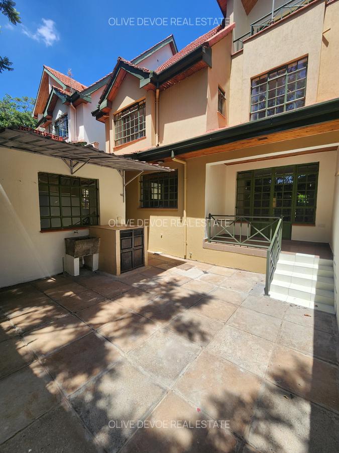 4 Bed Townhouse with En Suite in Lavington - 7