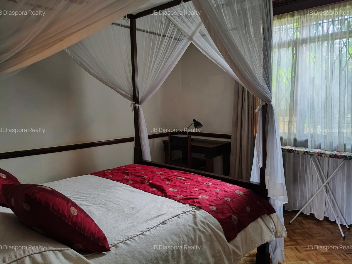 Serviced 1 Bed Apartment with En Suite at Rhaphta Road - 11