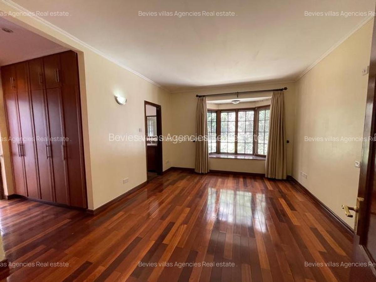 4 Bed Townhouse with En Suite in General Mathenge - 13