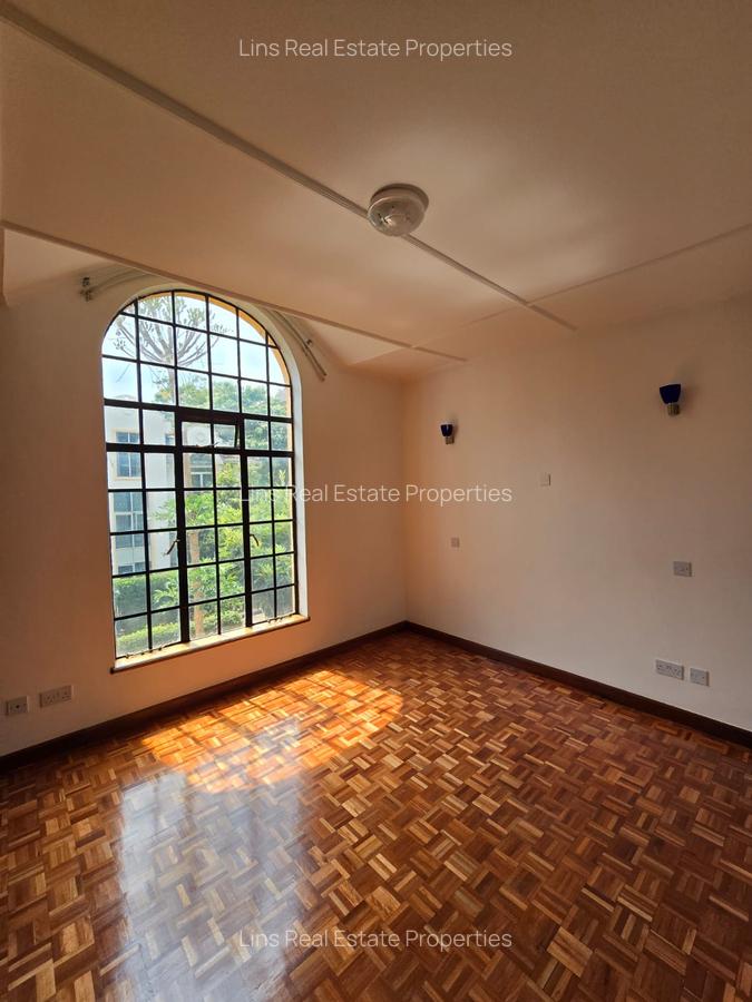 5 Bed Townhouse with En Suite in Lavington - 11