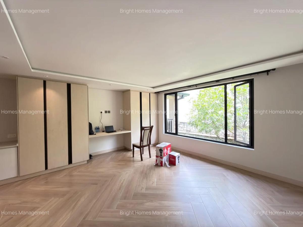 5 Bed Townhouse with En Suite in Lavington - 13