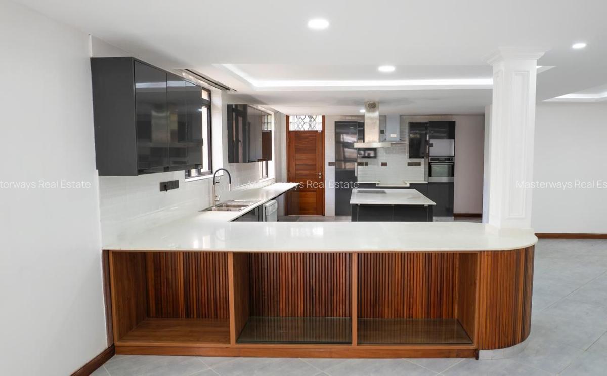 5 Bed Villa with En Suite at Kyuna - 3