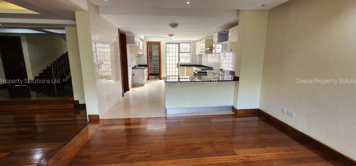 5 Bed Villa with En Suite in Lavington - 6