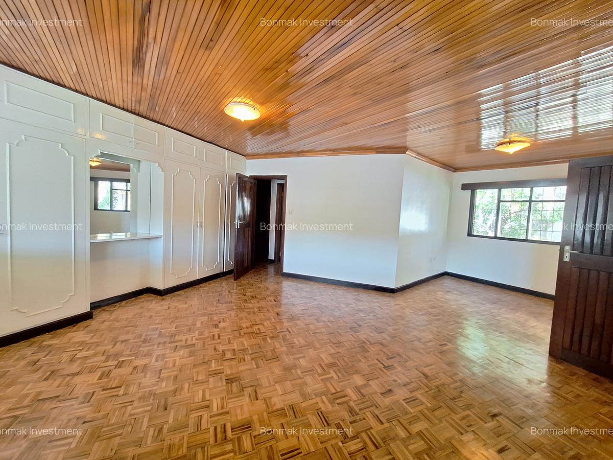 5 Bed House with En Suite at Whispers Avenue - 7