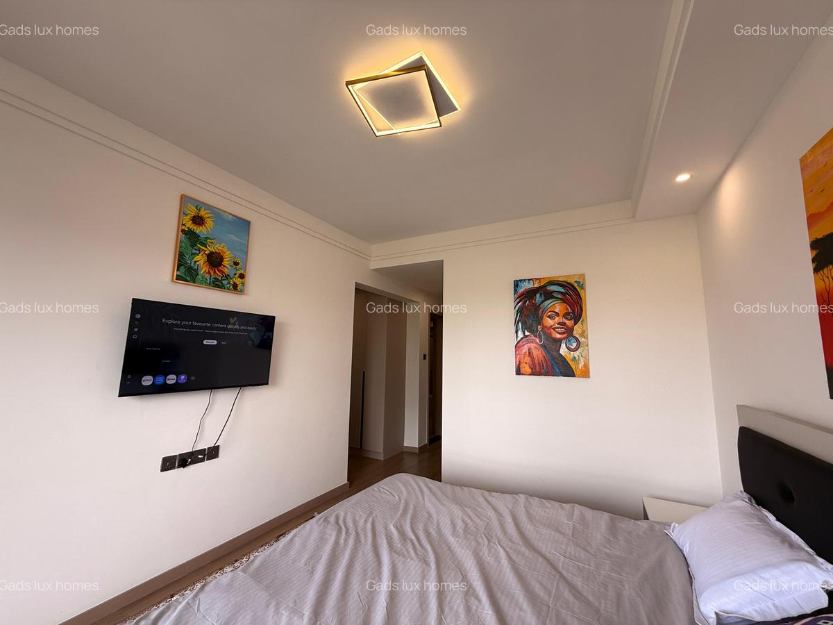 Serviced 3 Bed Apartment with En Suite at Riverside - 12