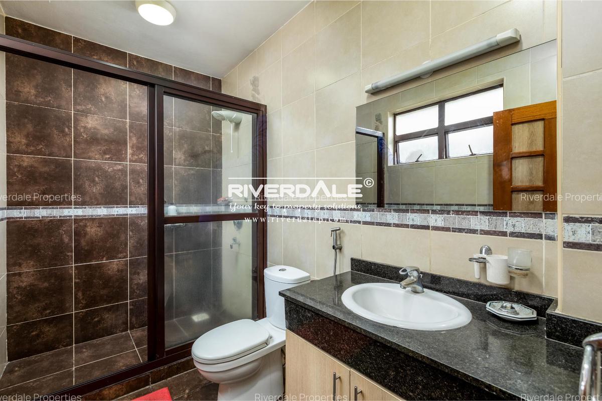 Furnished 4 Bed Apartment with En Suite in Parklands - 10