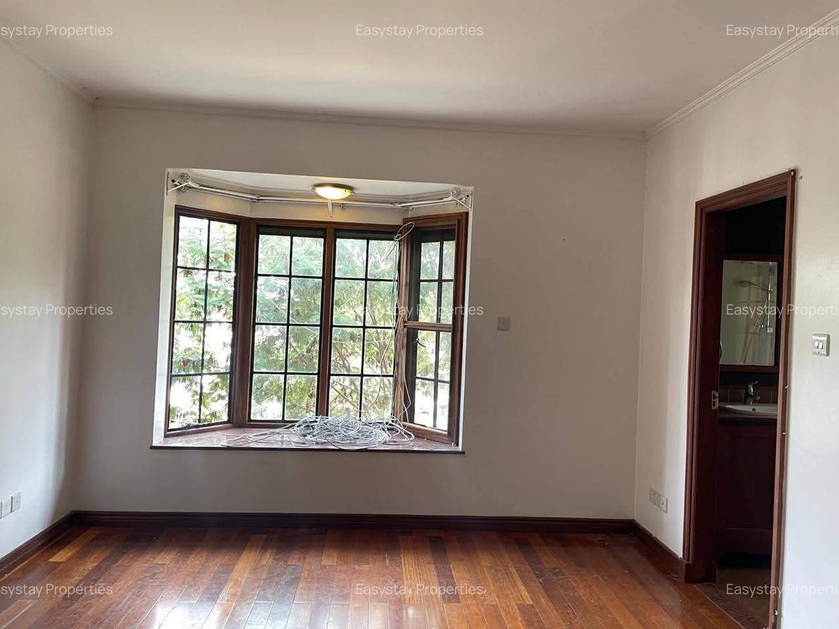 4 Bed Townhouse with En Suite in Spring Valley - 5