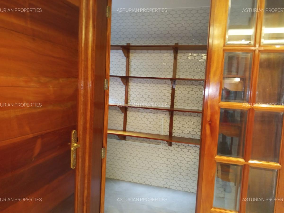 4 Bed Townhouse with En Suite in Lavington - 14