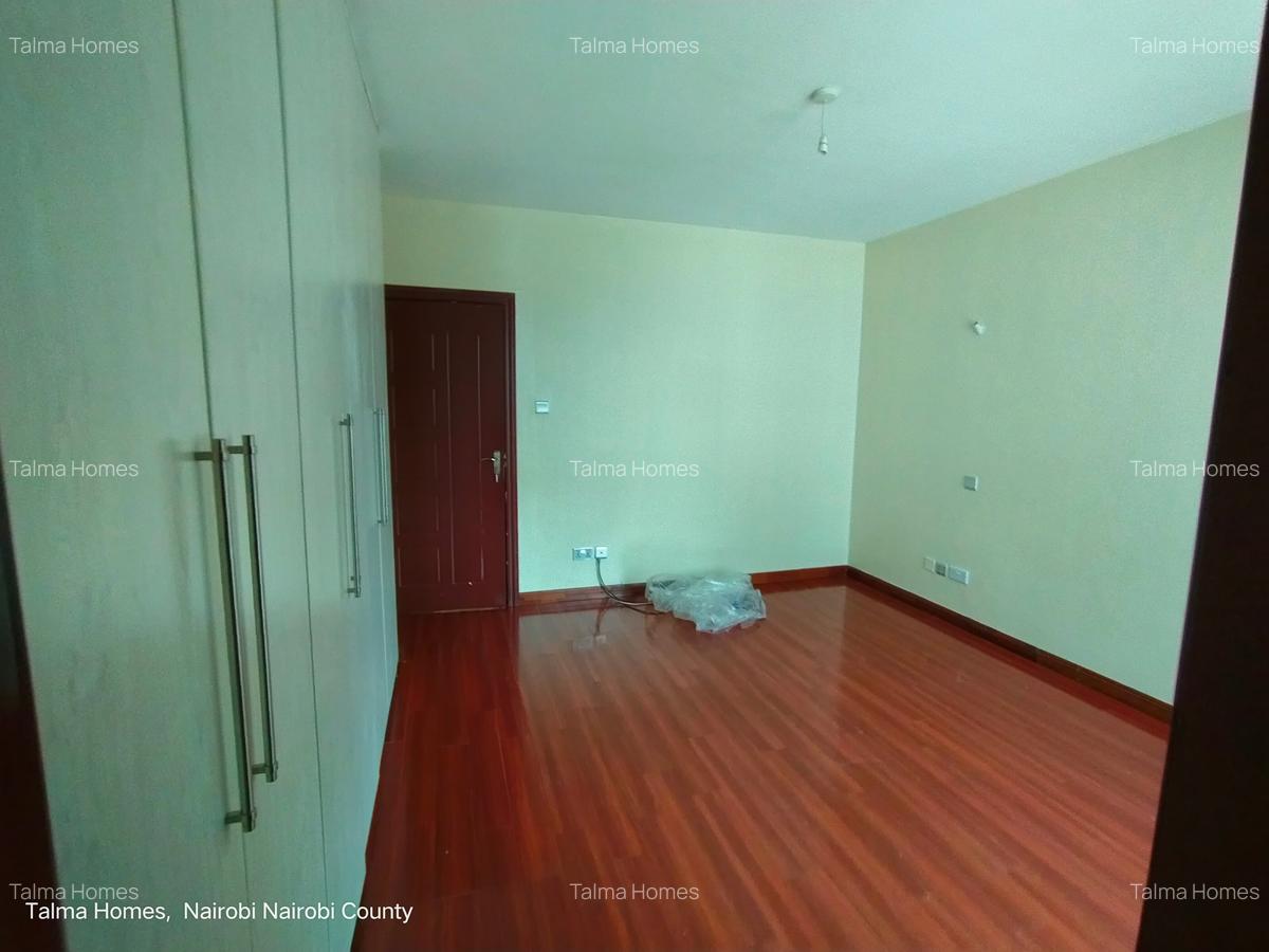 3 Bed Apartment with En Suite at Valley Arcade Area - 8