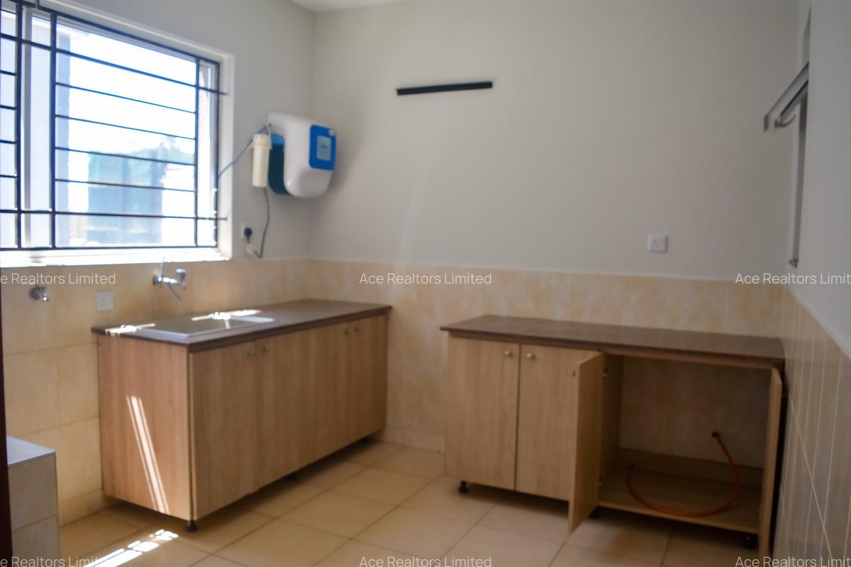 3 Bed Apartment with En Suite at Gatunduroad - 5