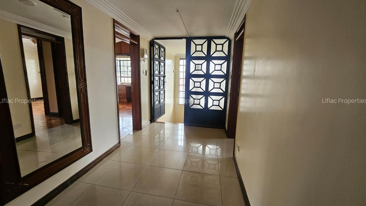 4 Bed House with En Suite in Runda - 14