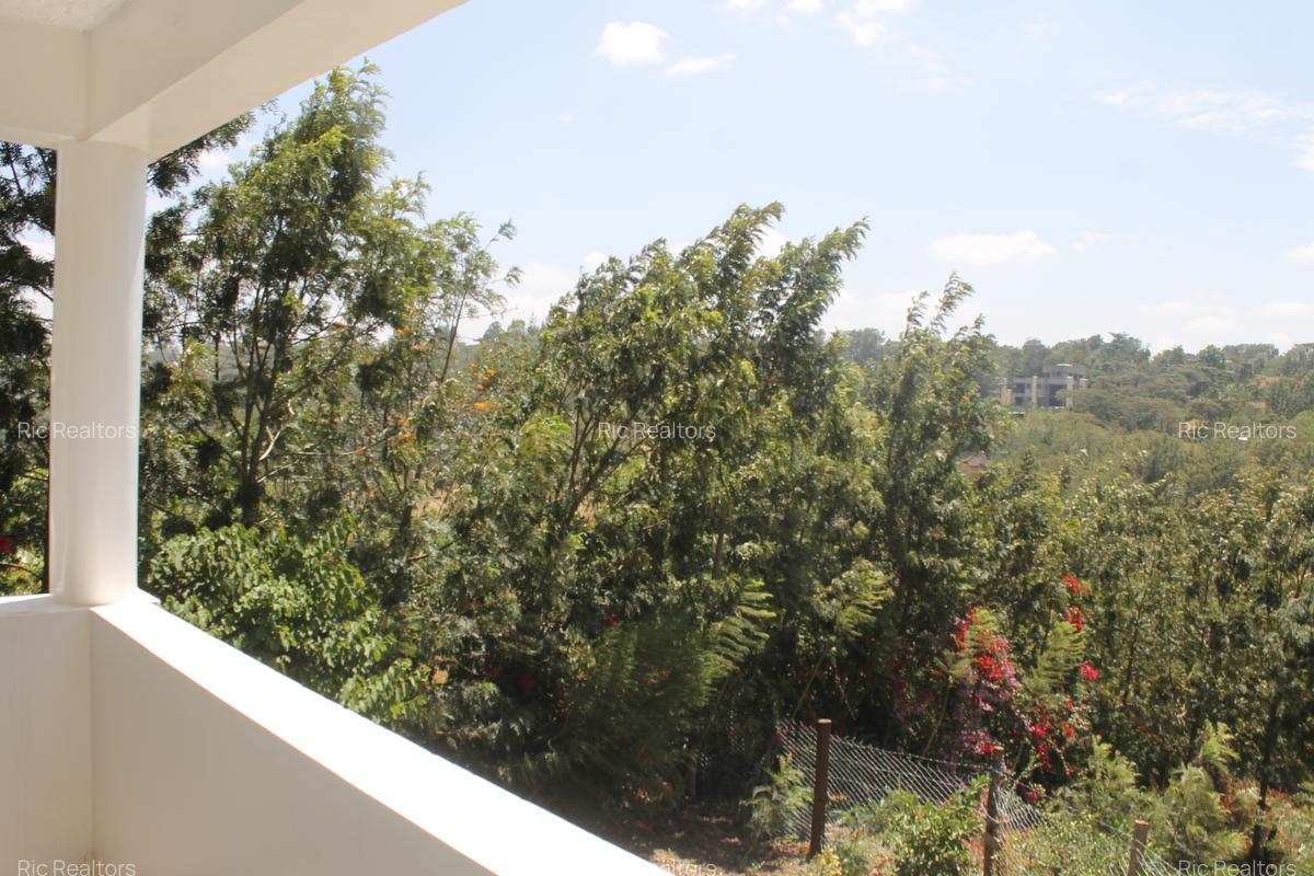 3 Bed Townhouse with En Suite at Karen Plains - 15