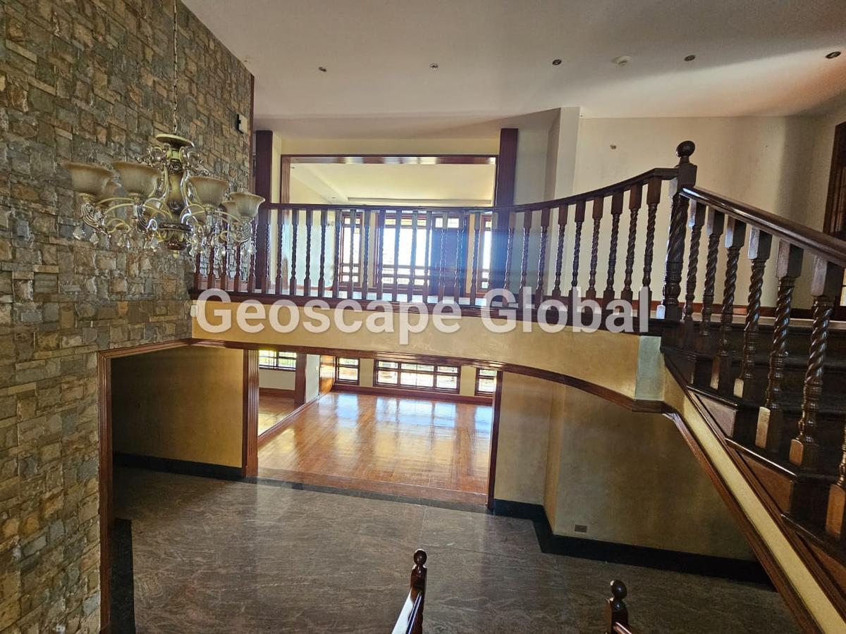 5 Bed House with En Suite in Runda - 6