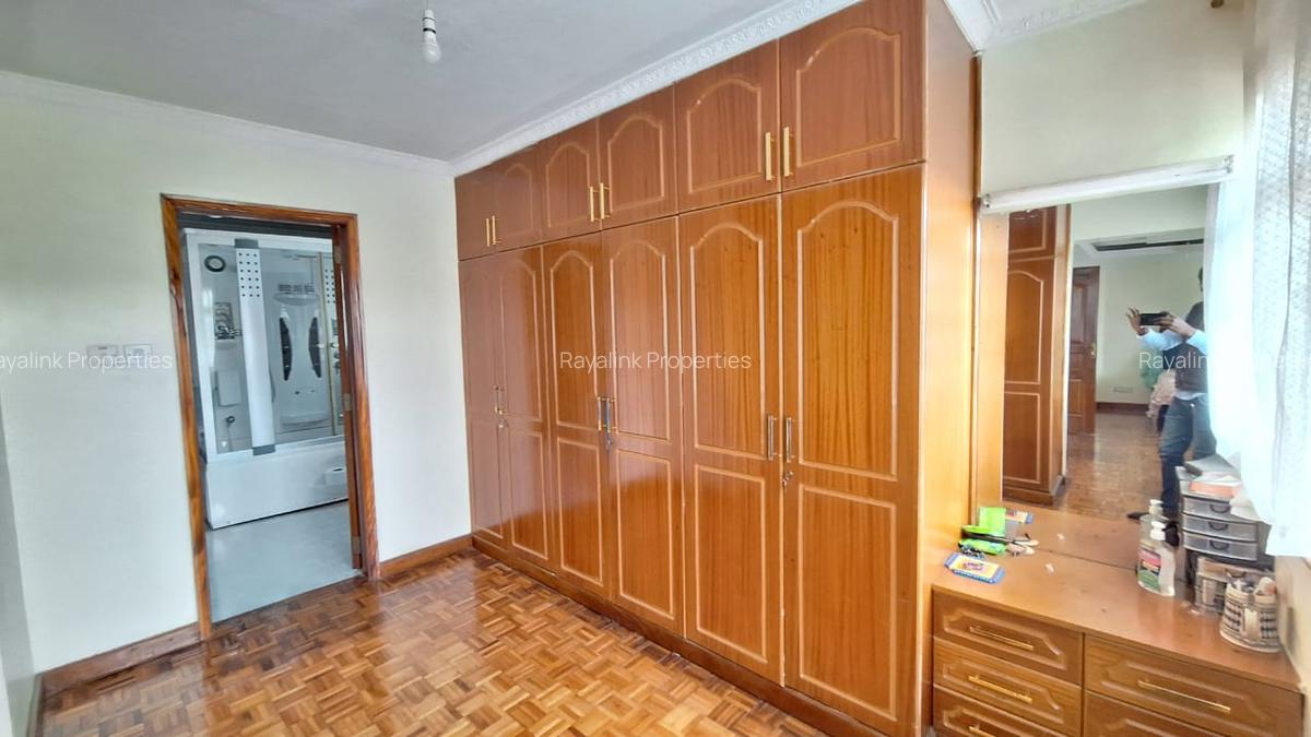 4 Bed Townhouse with En Suite at Kyuna - 13