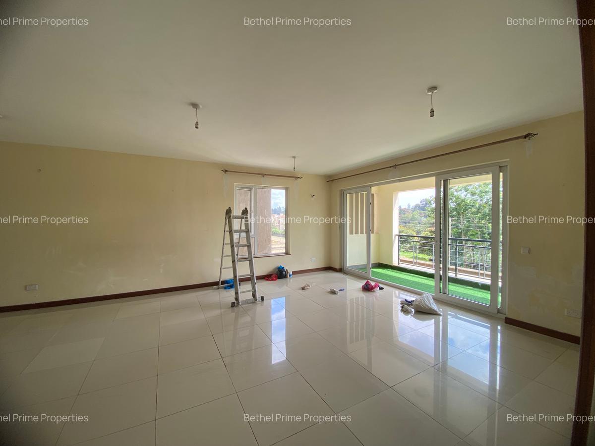 4 Bed Apartment with En Suite in Parklands - 2