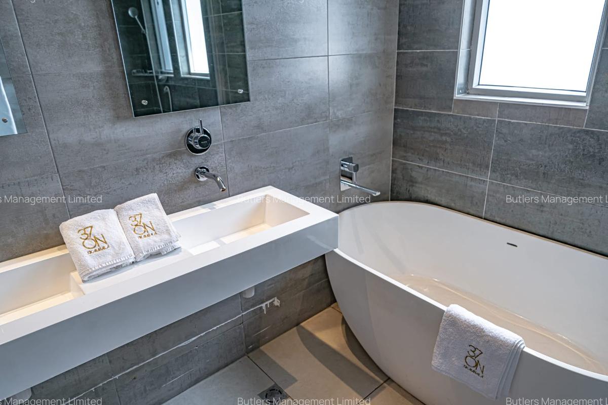 Serviced 2 Bed Apartment with En Suite in Kileleshwa - 18