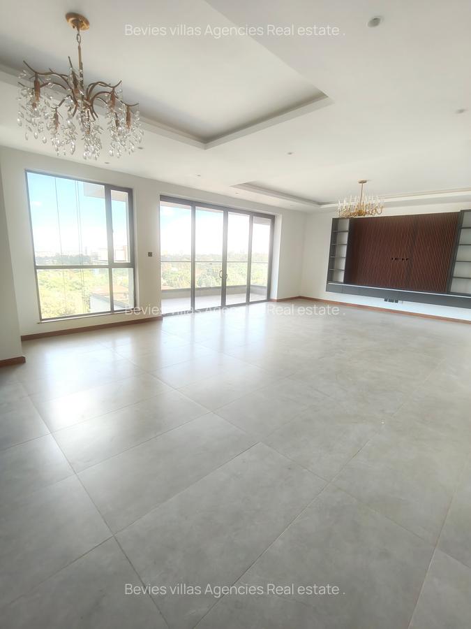 3 Bed Apartment with En Suite at Riverside - 17