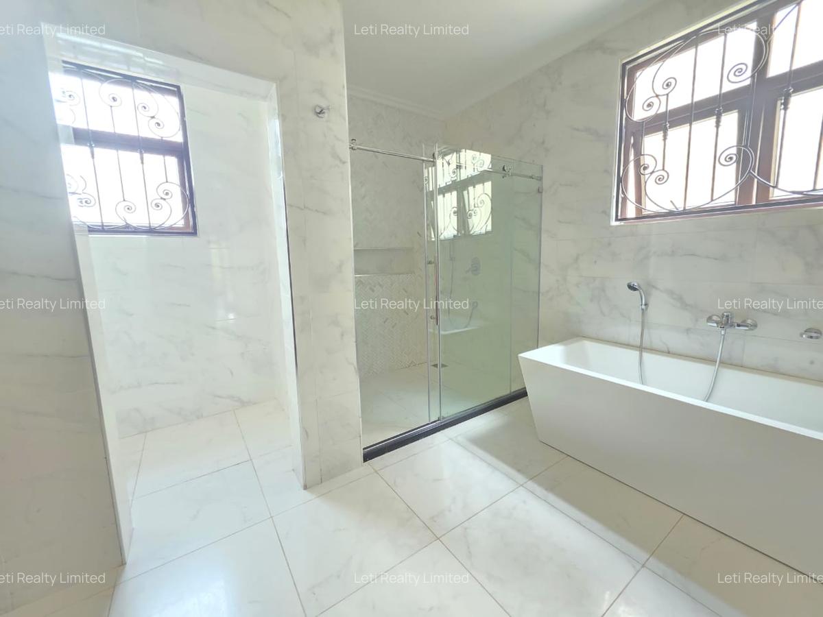 6 Bed Townhouse with En Suite in Lavington - 8